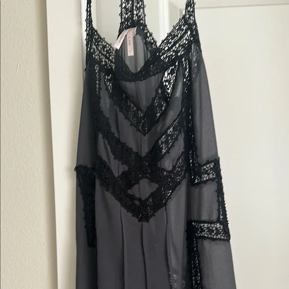 Sparkle & Fade Black Lace Overlay Dress - Picture 3 of 6
